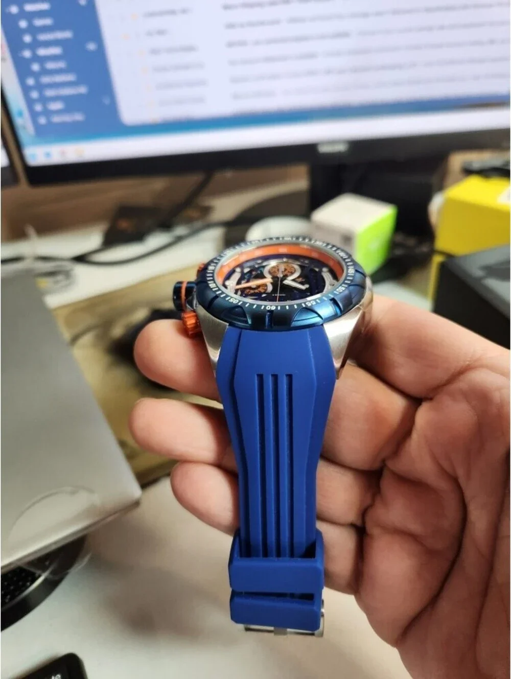 Invicta hydromax water flame