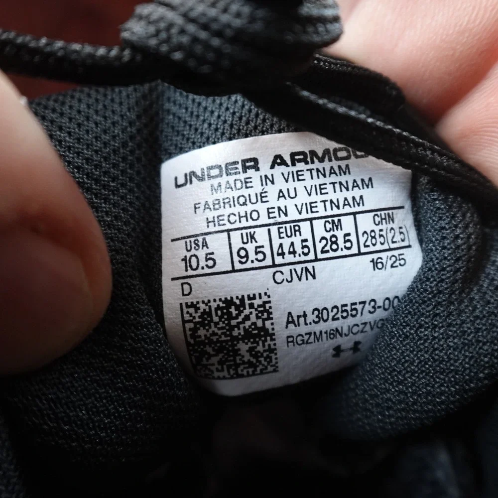 Under Armour box damaged