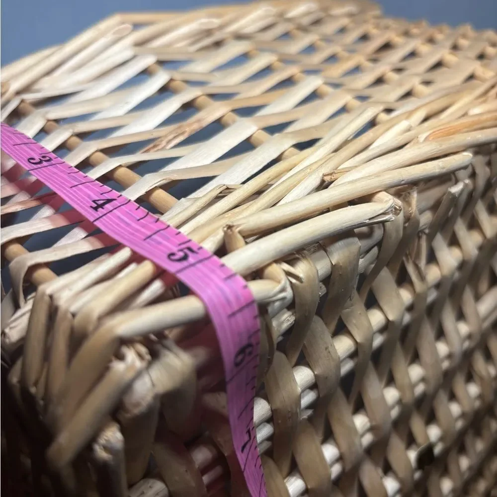 N/A square wicker