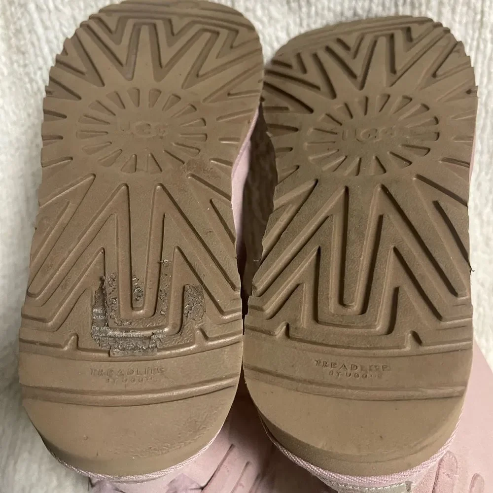 UGG continuity leather