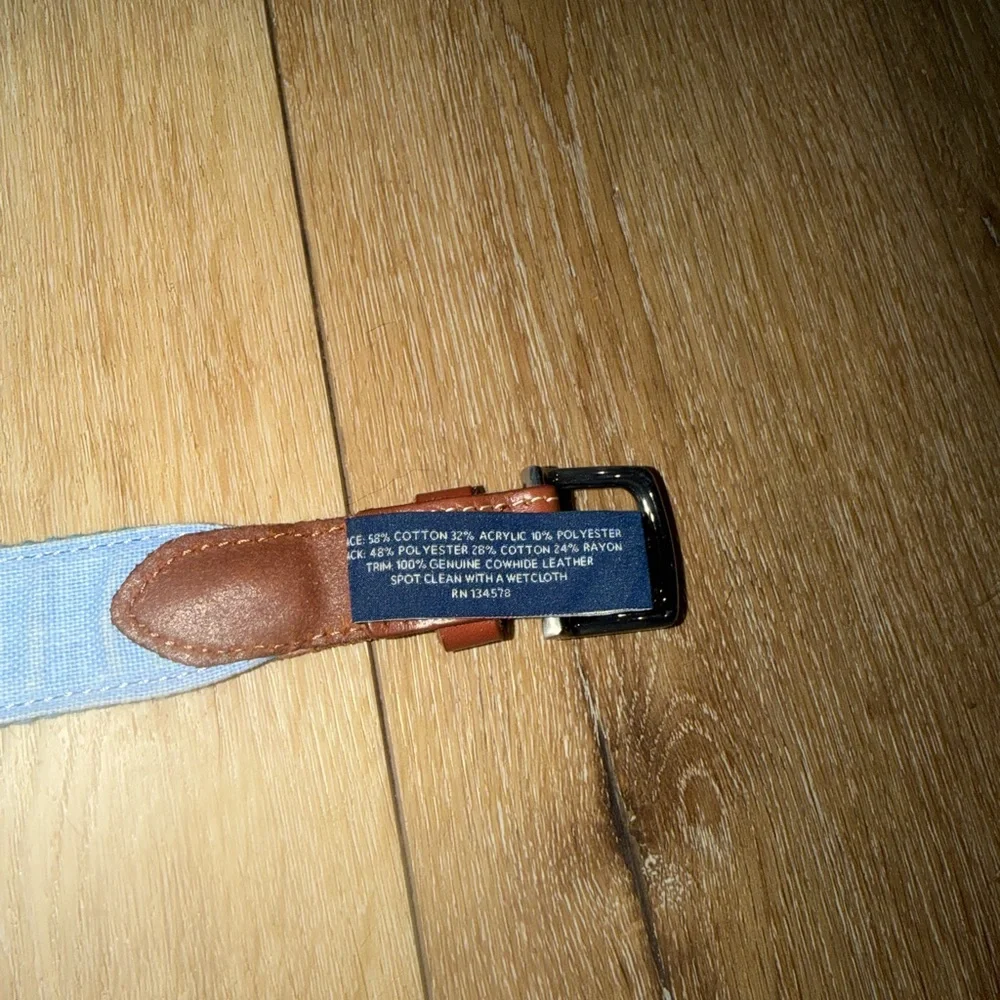 Vineyard Vines excellent minimal