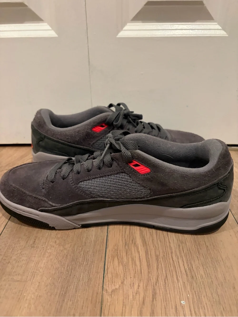 Jordan flight court Kids Gray Sneakers with Red Accents