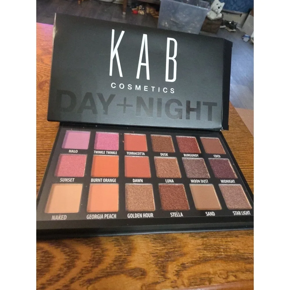 KAB Cosmetics‎ DAY NIGHT Eyeshadow Palette 18 Shades ~ Highly Pigmented