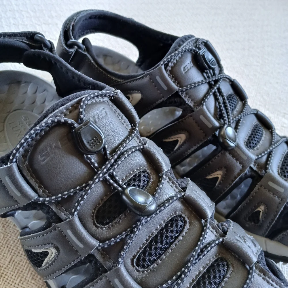 Skechers size luxe