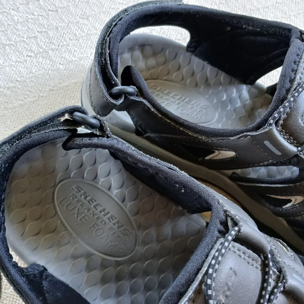 Skechers size luxe