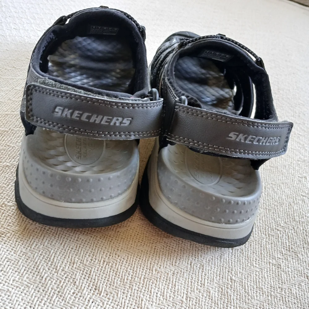 Skechers size luxe