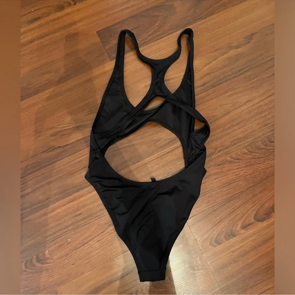 - NWT SKIMS (B13) Cut Out Monokini - Onyx Size 2X