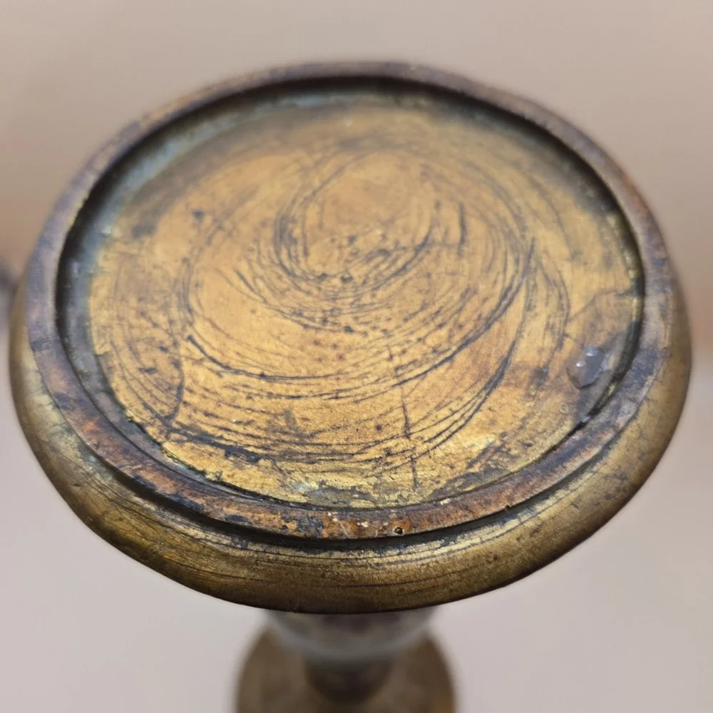 The Unbranded Brand used handmade decorative