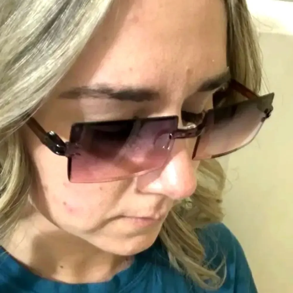 Unisex Stylish Gray and Pink Rimless Sunglasses