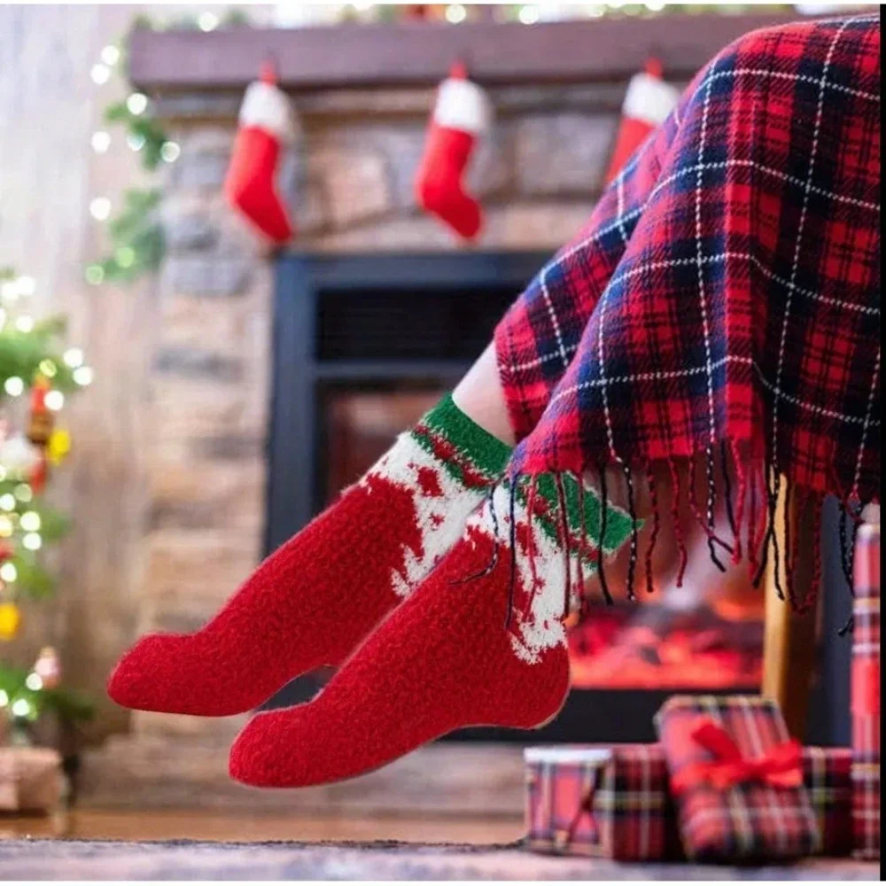 Christmas Heavy Fuzzy Soft Warm Novelty Socks 5pk Reindeer Santa 7-11 NEW‎