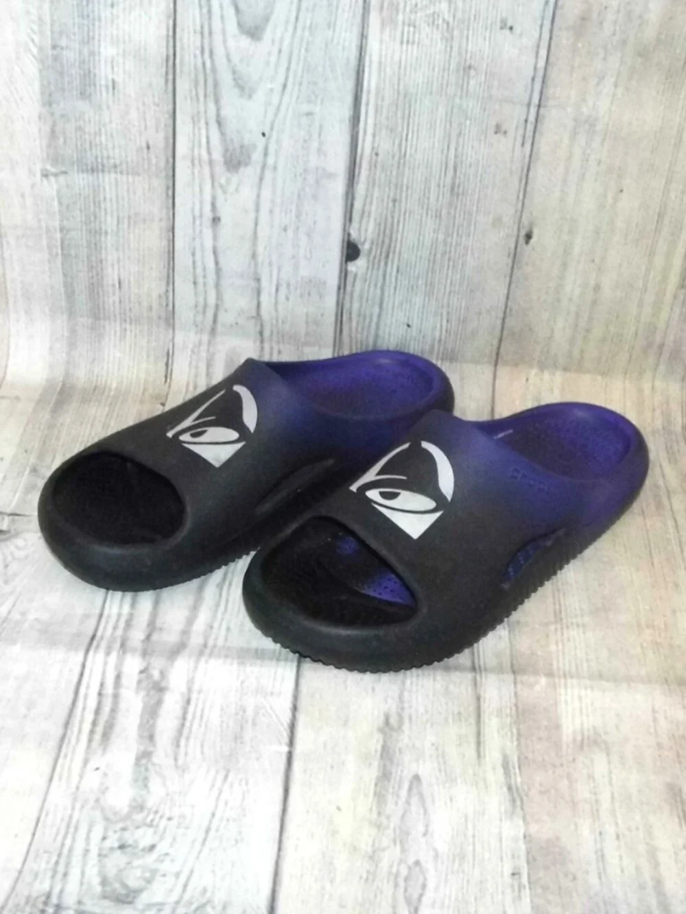 CROCS pre owned