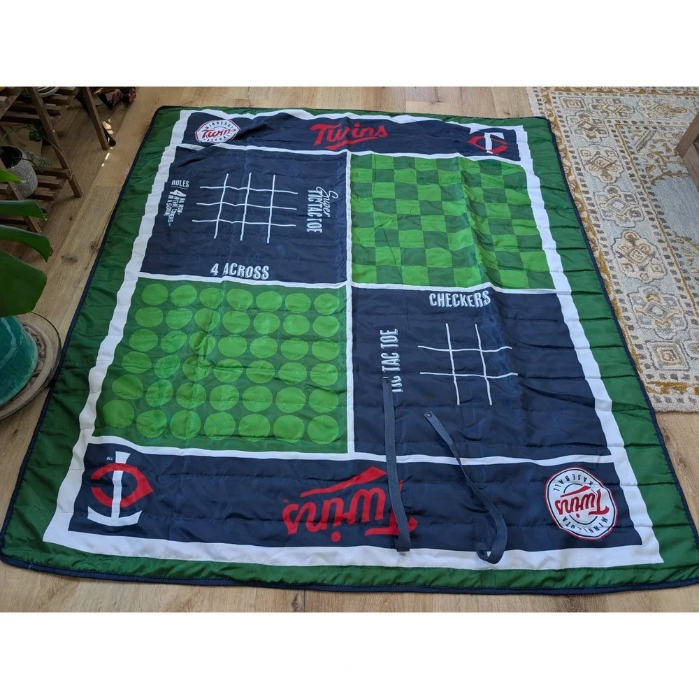 Officially Licensed‎ Minnesota Twins blanket 66in x 60in MLB, Easy Carry Straps