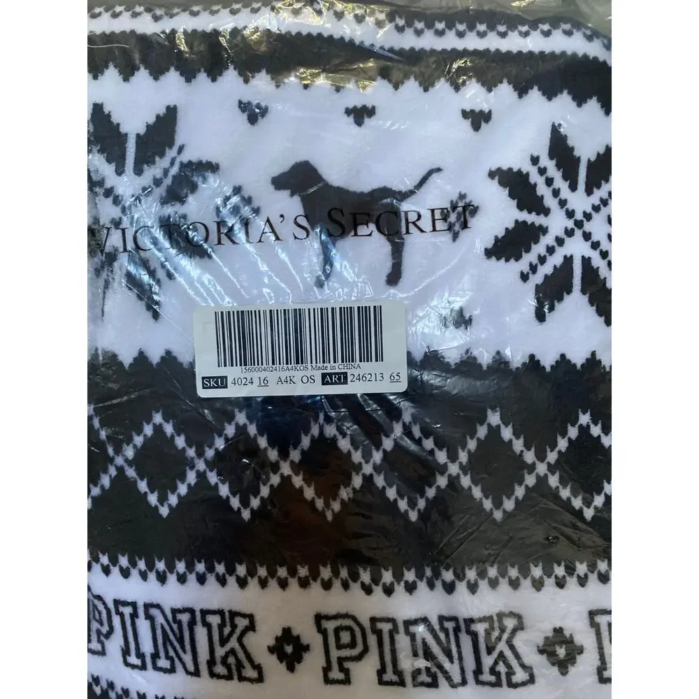 Victoria Secret (Pink )holiday Black and White Dog Sherpa blanket new‎ unopened