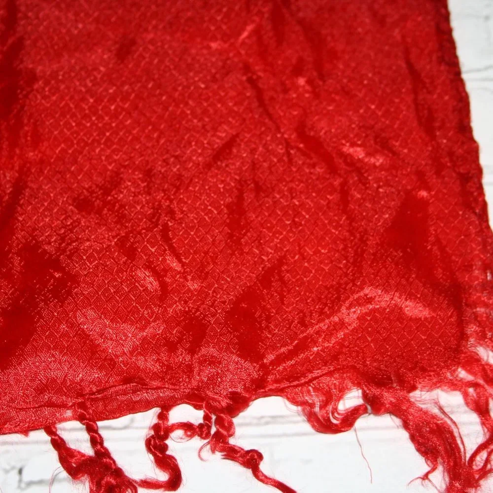 Vintage ❤️🧣 red