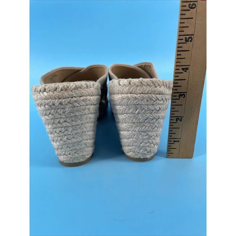 Banana Republic tan wear ship