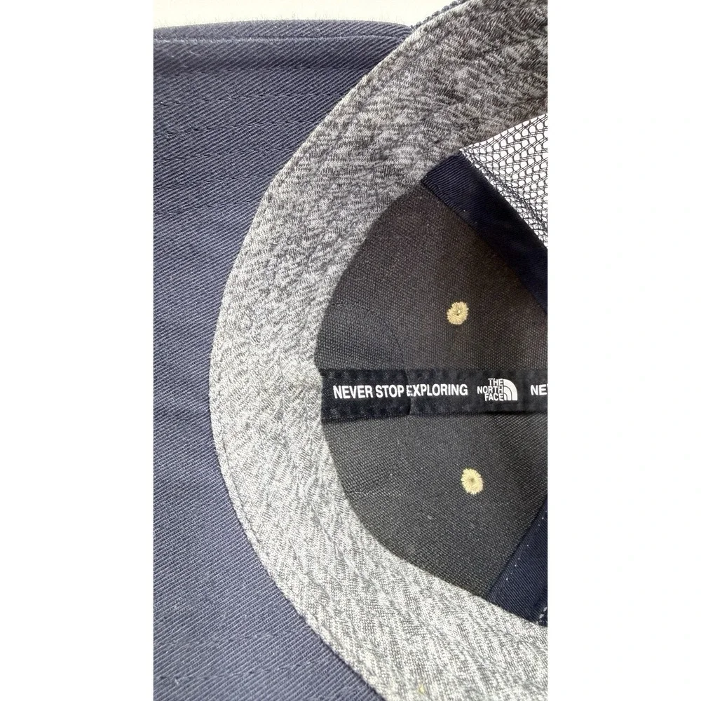 The North Face Mudder Trucker‎ Cap Mountain Graphic Logo Adjustable Snap Back 4d