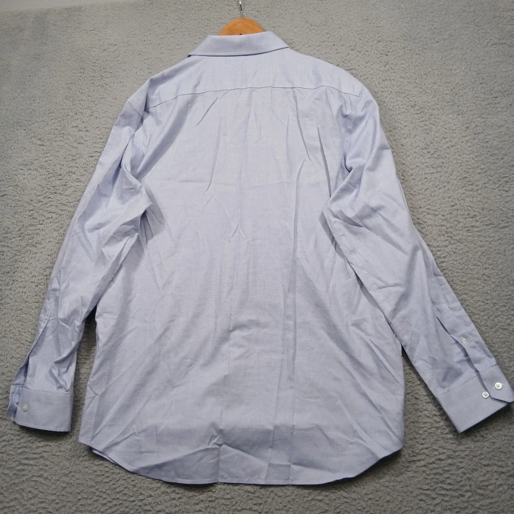 Banana Republic meticulously crafted