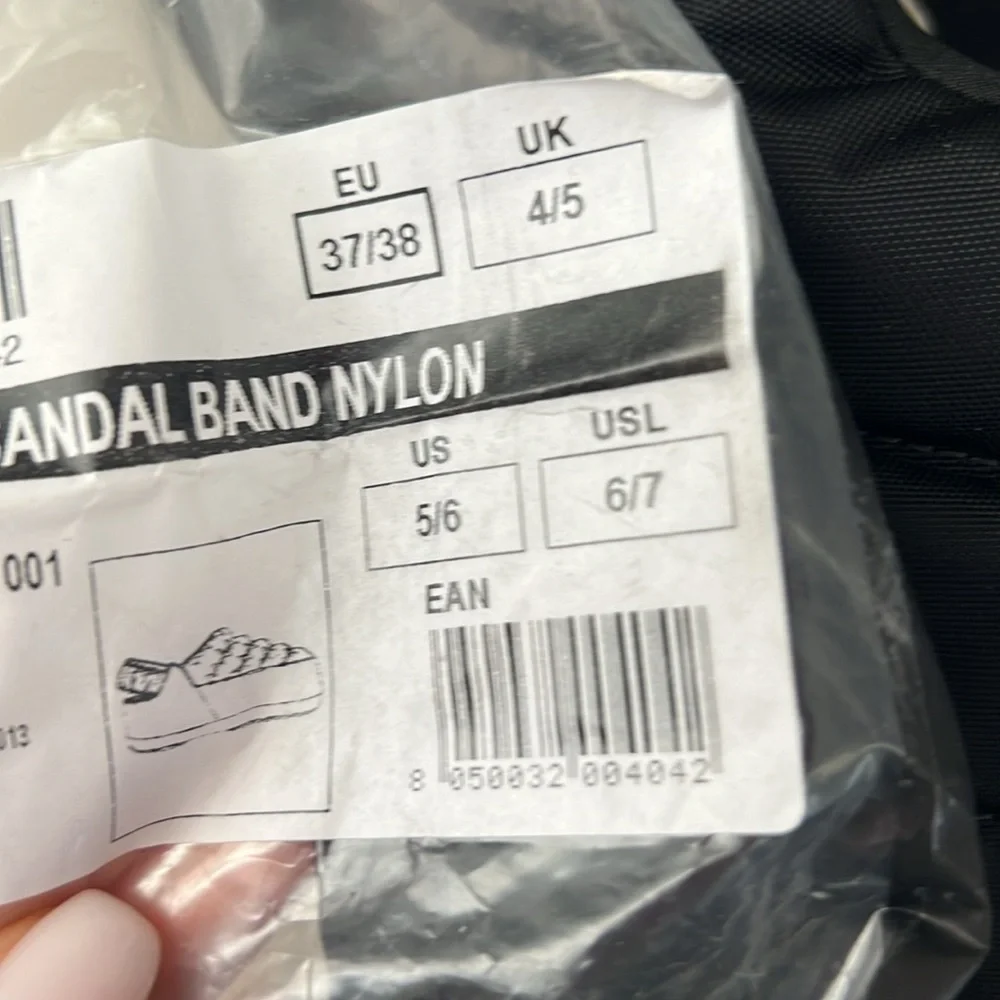 Moon Boot new tags