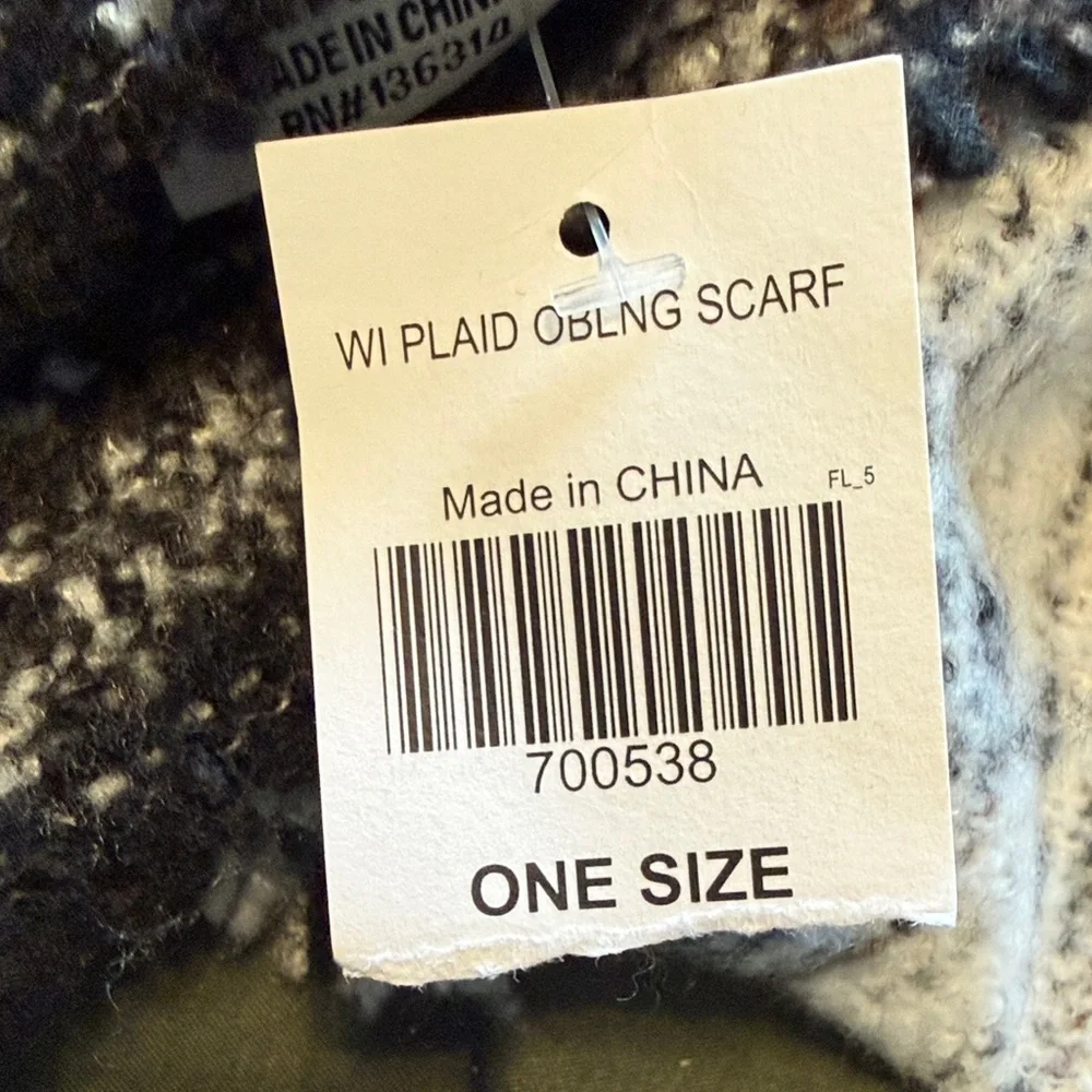 N/A cozy scarf