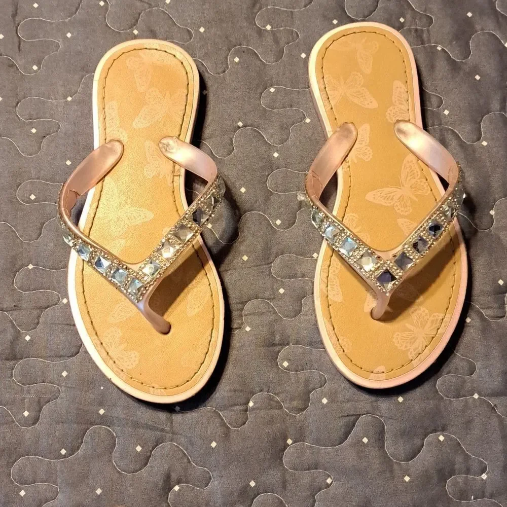 Bling flip flops size medium 13/1