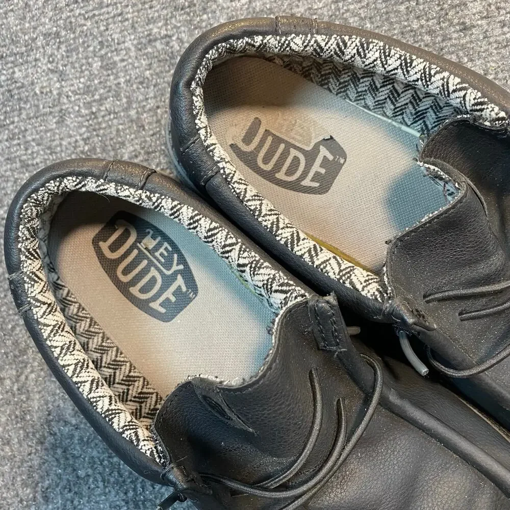 Hey Dude photos ships