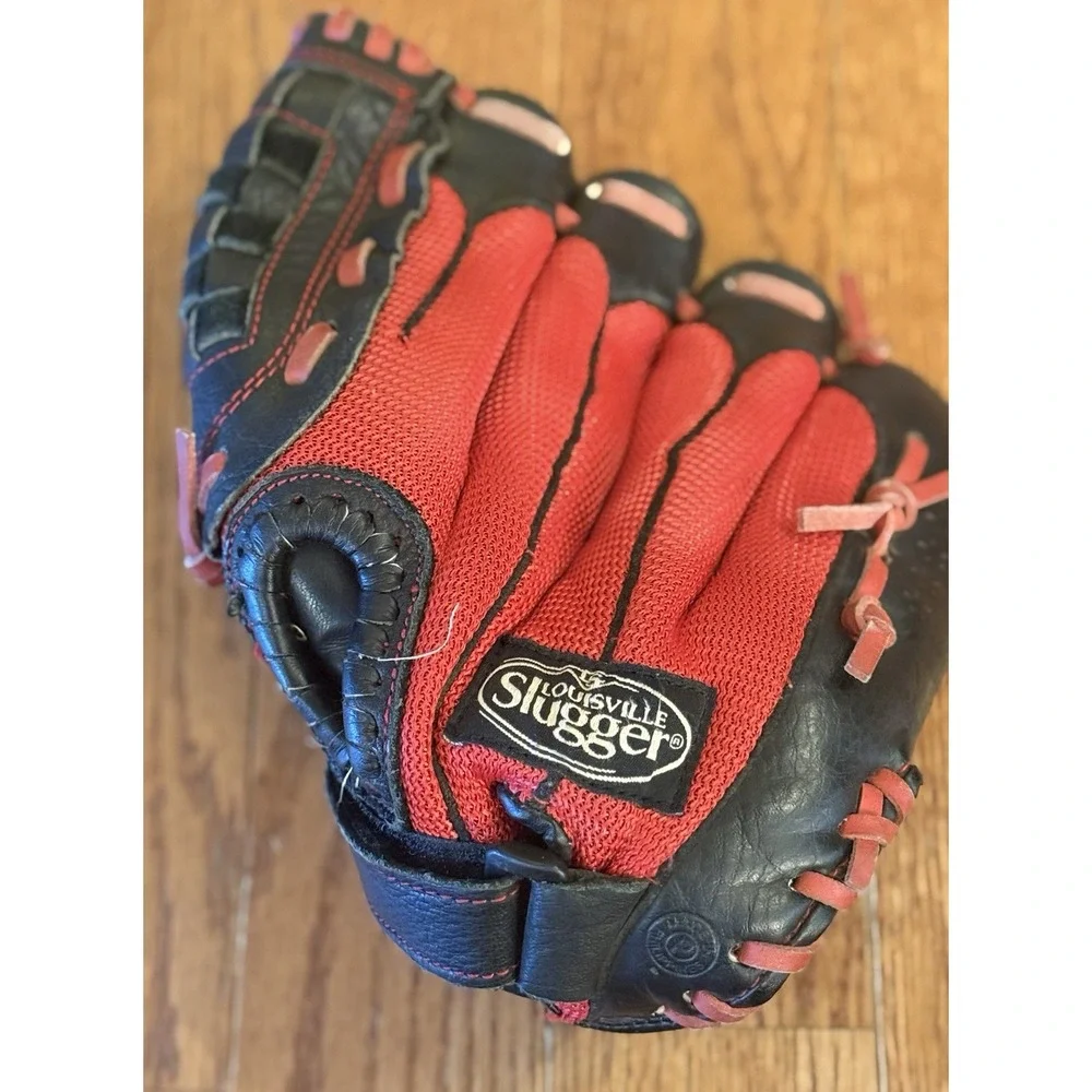 Louisville Slugger red louisville