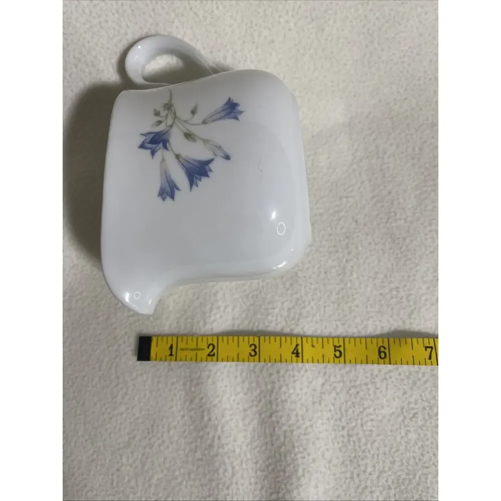 Beautiful Corning Blue Dusk Flower Designed Handled Gravy Boat