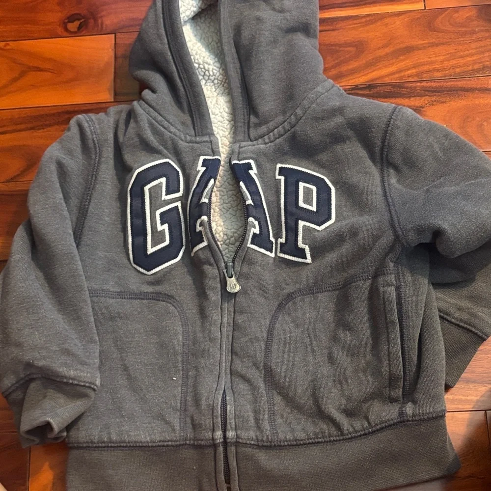 GAP charcoal gray
