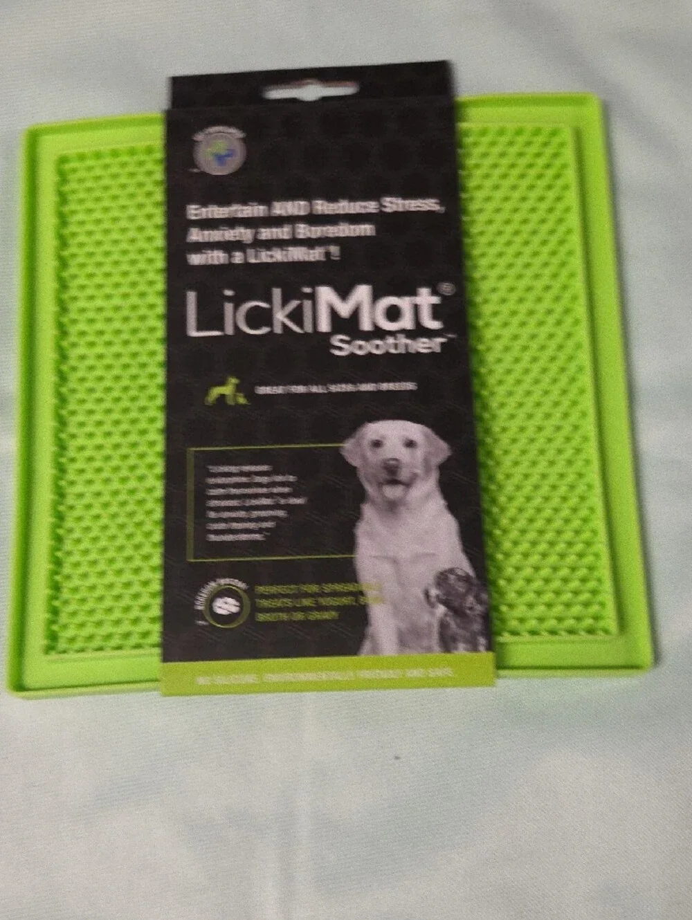 lickiMat soother helps