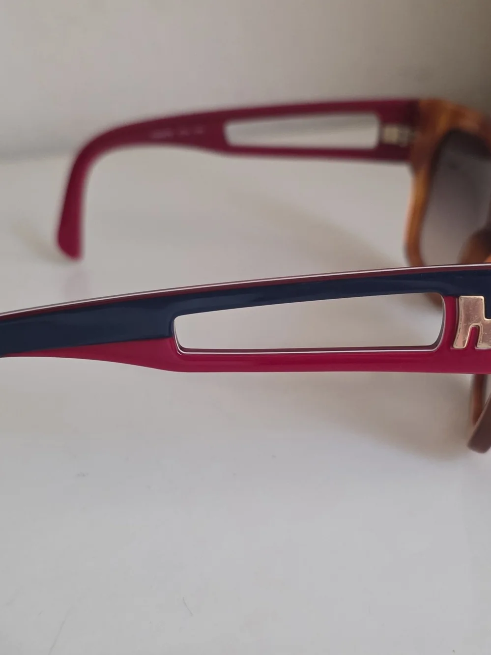 Fendi FS5276 (Color 215) Blonde Havana sunglasses