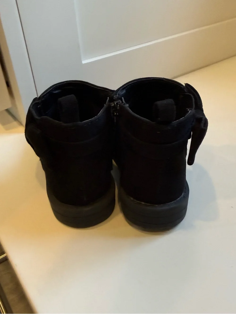 GAP stylish black