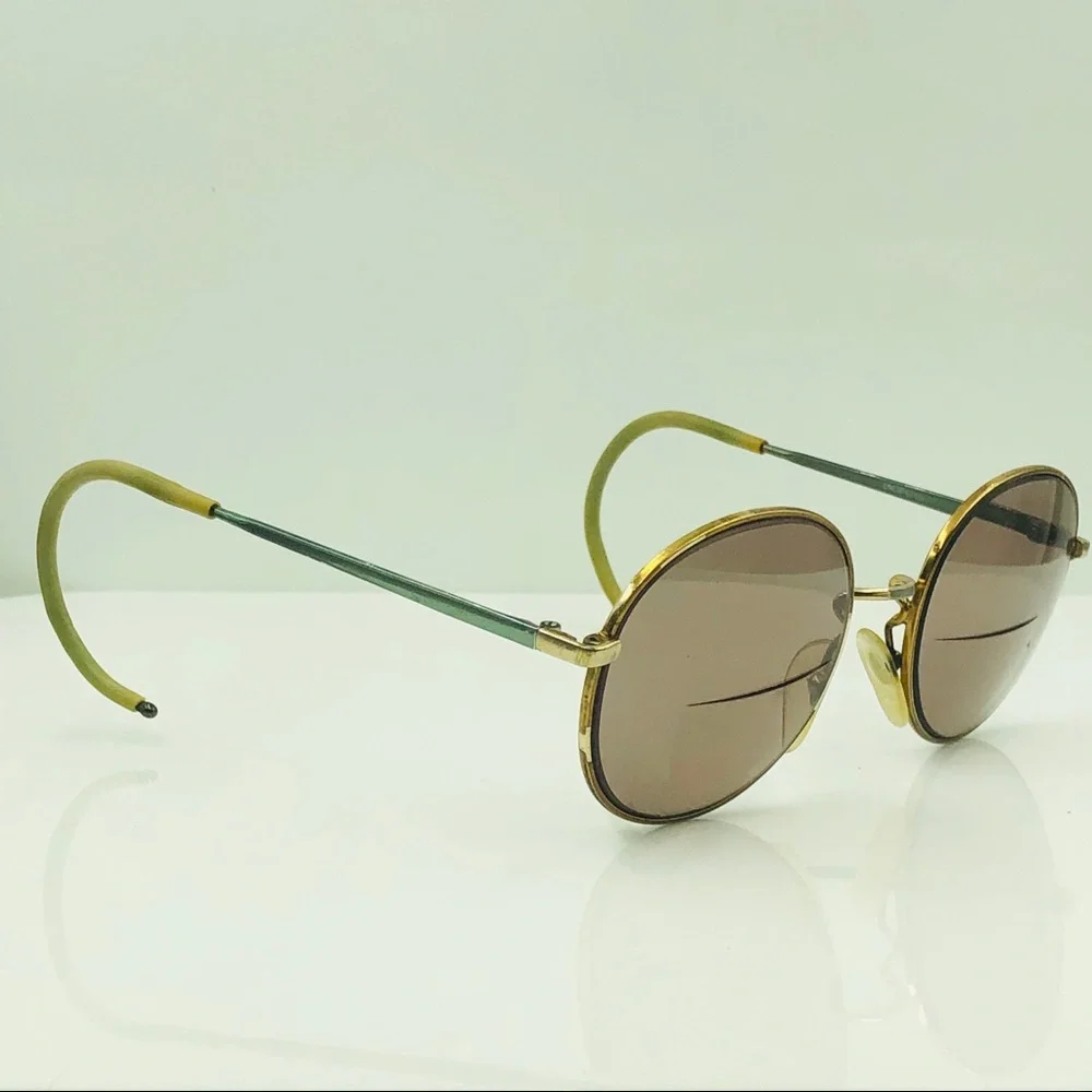 Luxottica listing pair