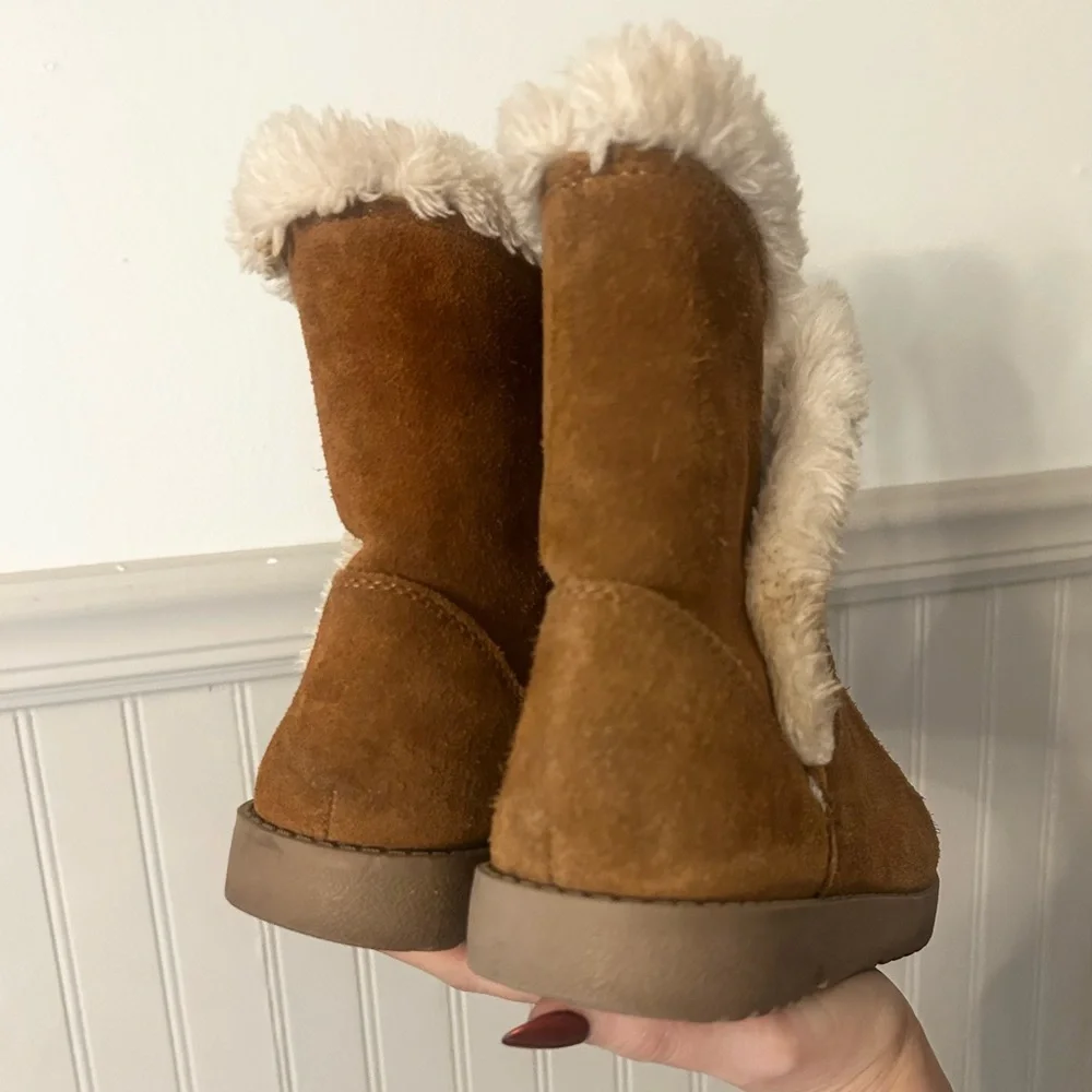 Universal Thread warm brown