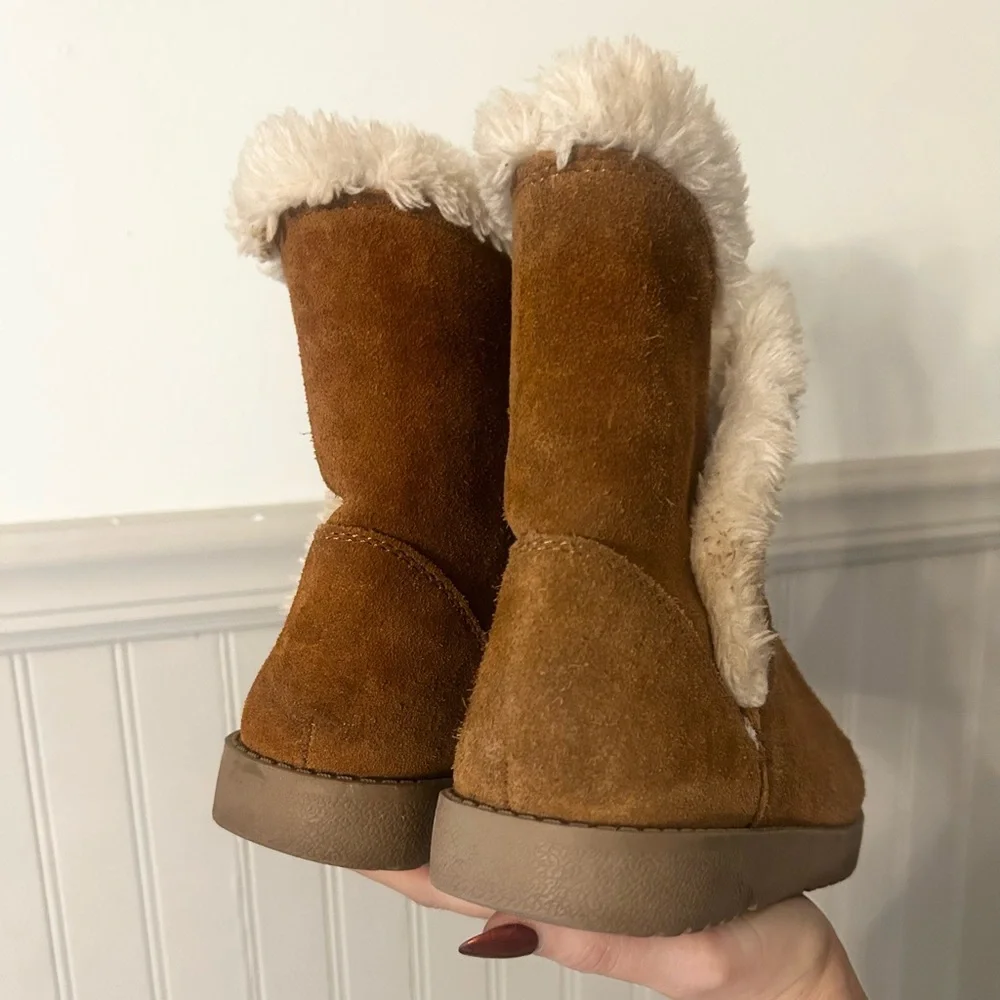 Universal Thread warm brown