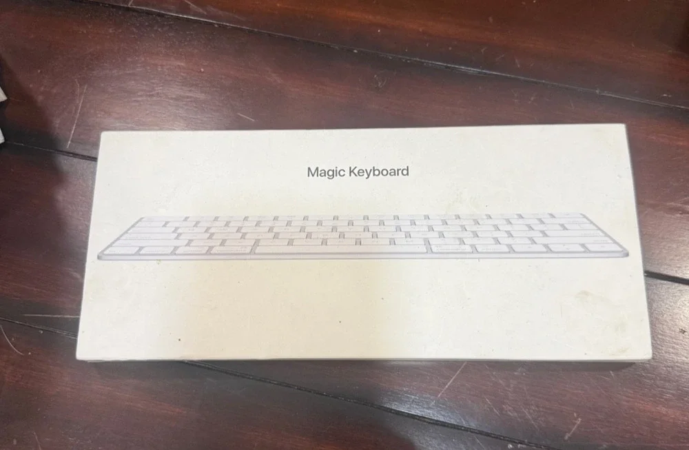 Apple Magic Keyboard White (MLA22LL/A) Model A1644 With Box Tape Mark On Back