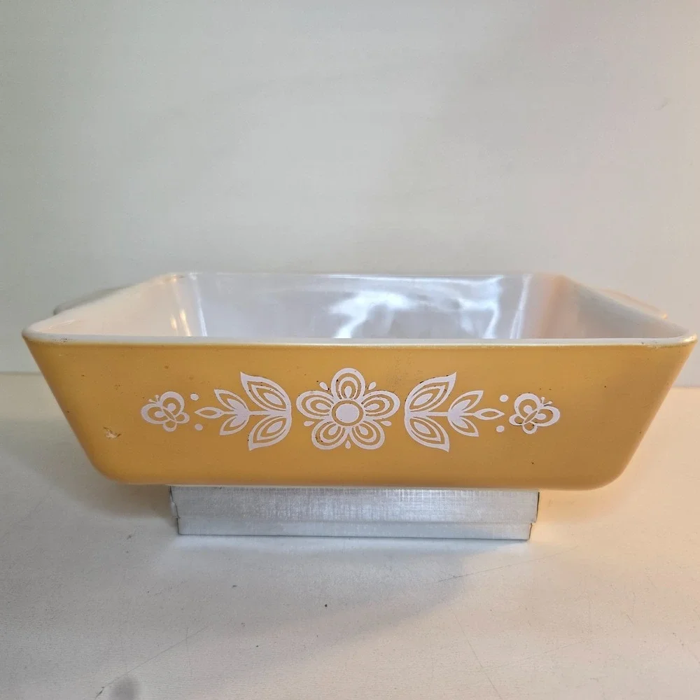 Pyrex ovenware qt