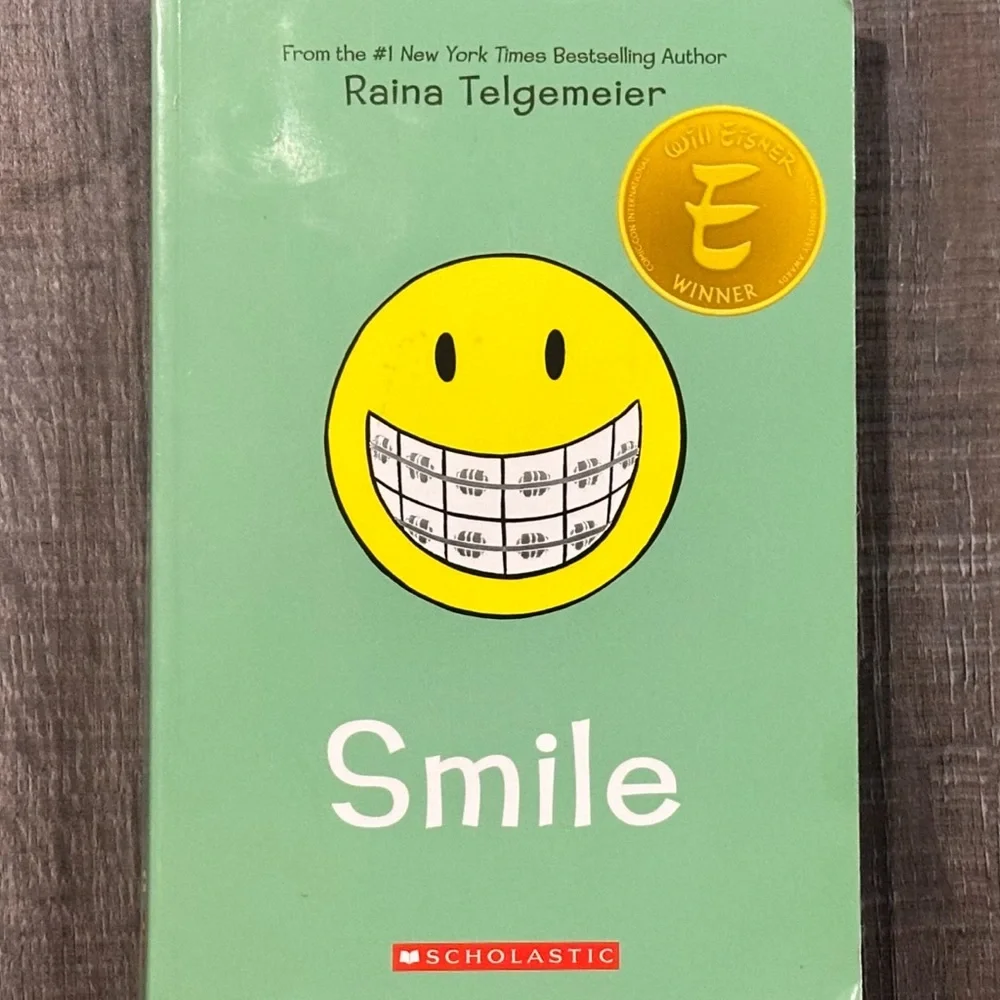 💞 Smile By Reina Telgemeier Paperback Young Adult Graphic Novel Book
