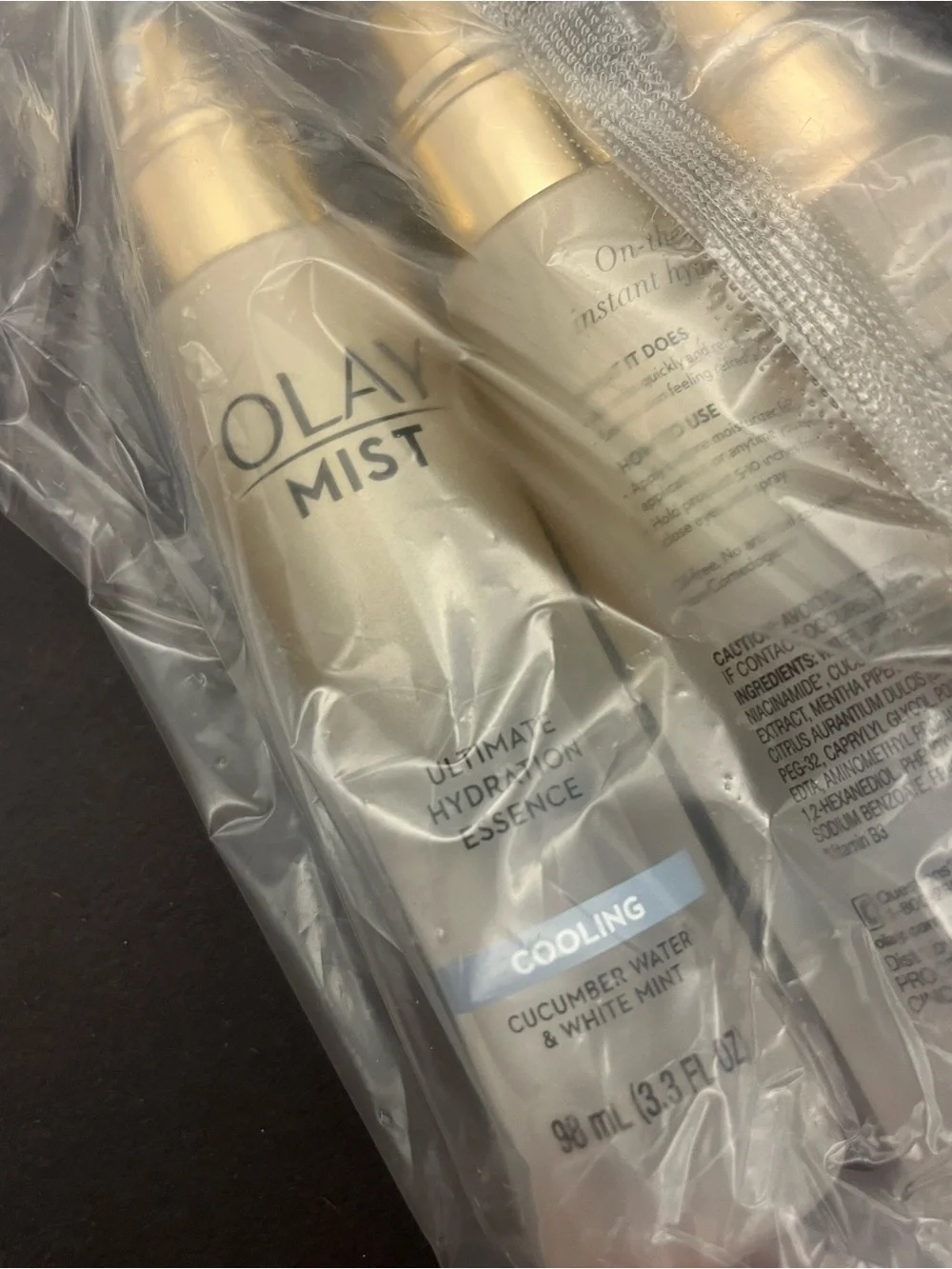 OLAY refreshing friendly