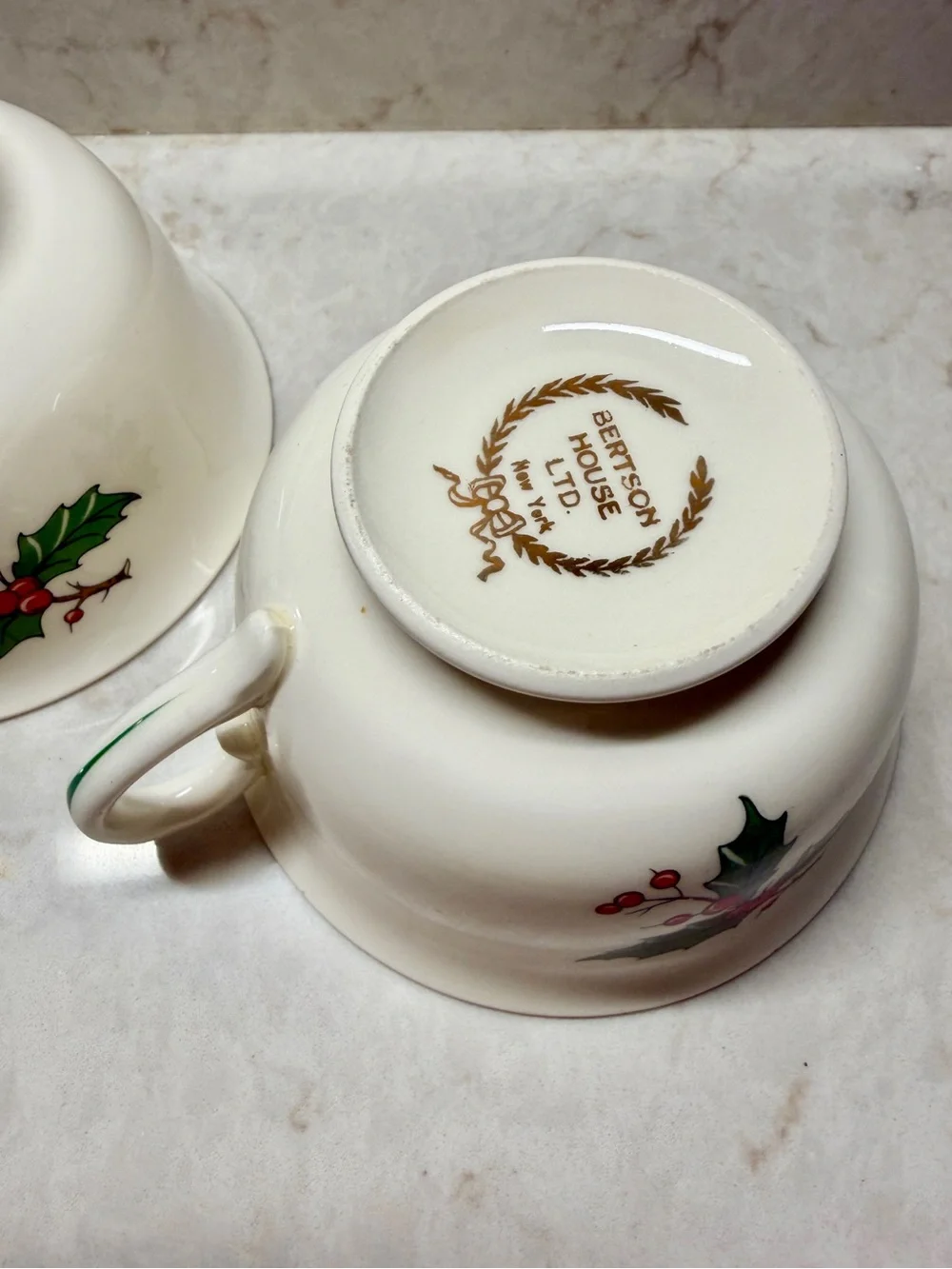 VINTAGE, BERTSON HOUSE LTD. (New York), HANDLED SOUP BOWL. SET /2