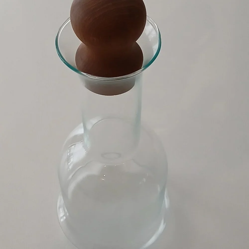 N/A glass carafe