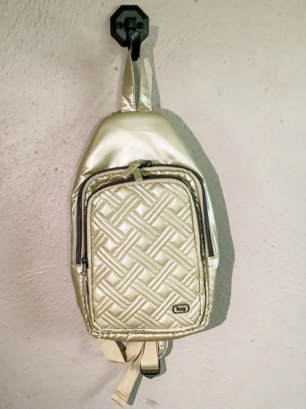 NWT lug Scurry Sling Quilted Metallic Bag - RFiD