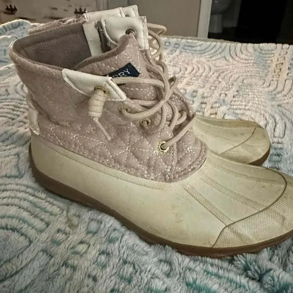 Sperry cream rain