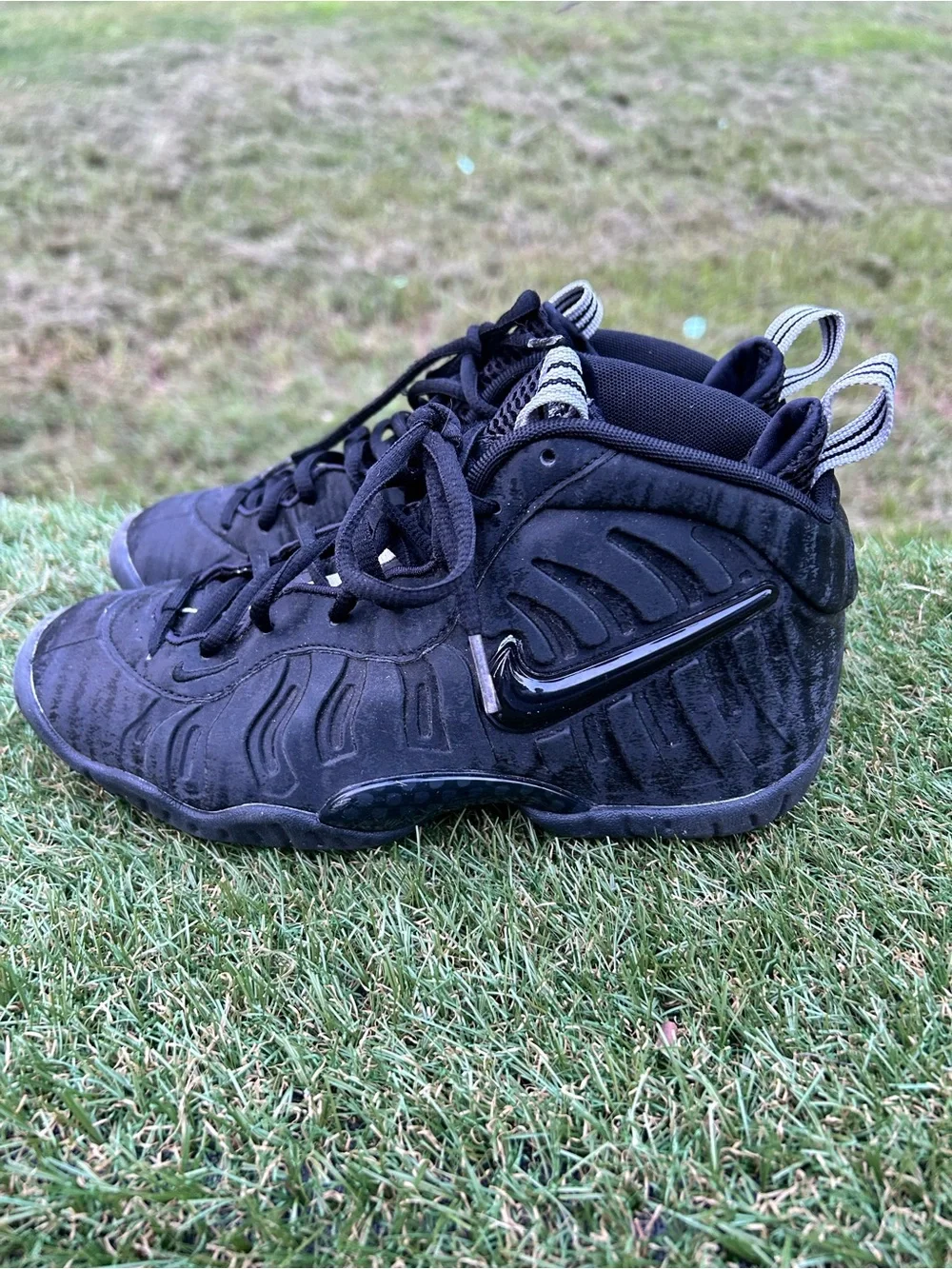 Nike ,Air Foamposite One Stealth Sneakers, kid Size 5.5y,Clean