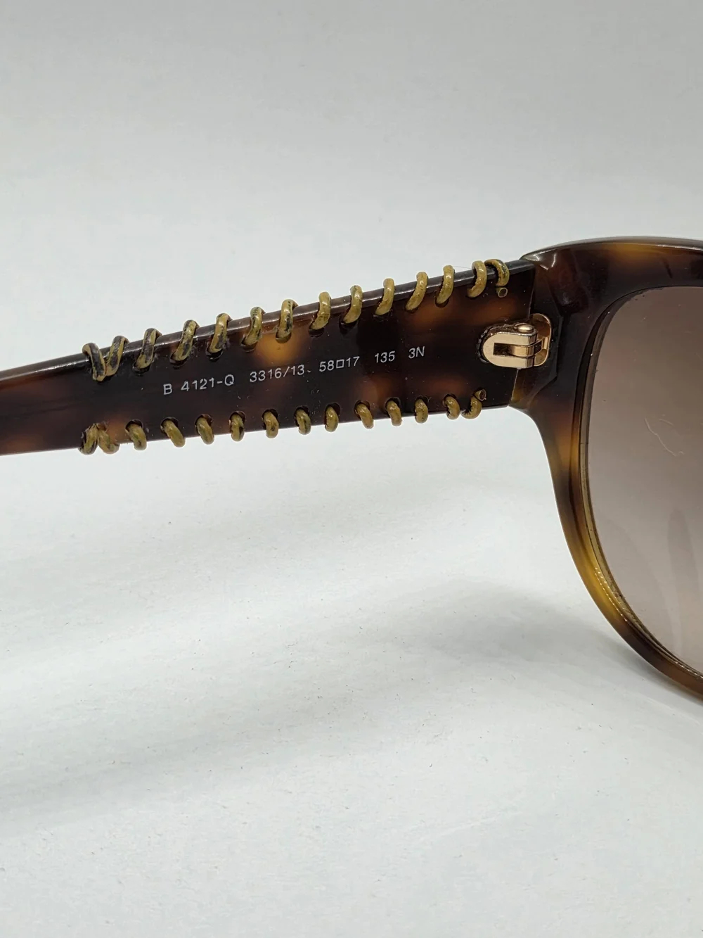 Burberry stylish tortoiseshell