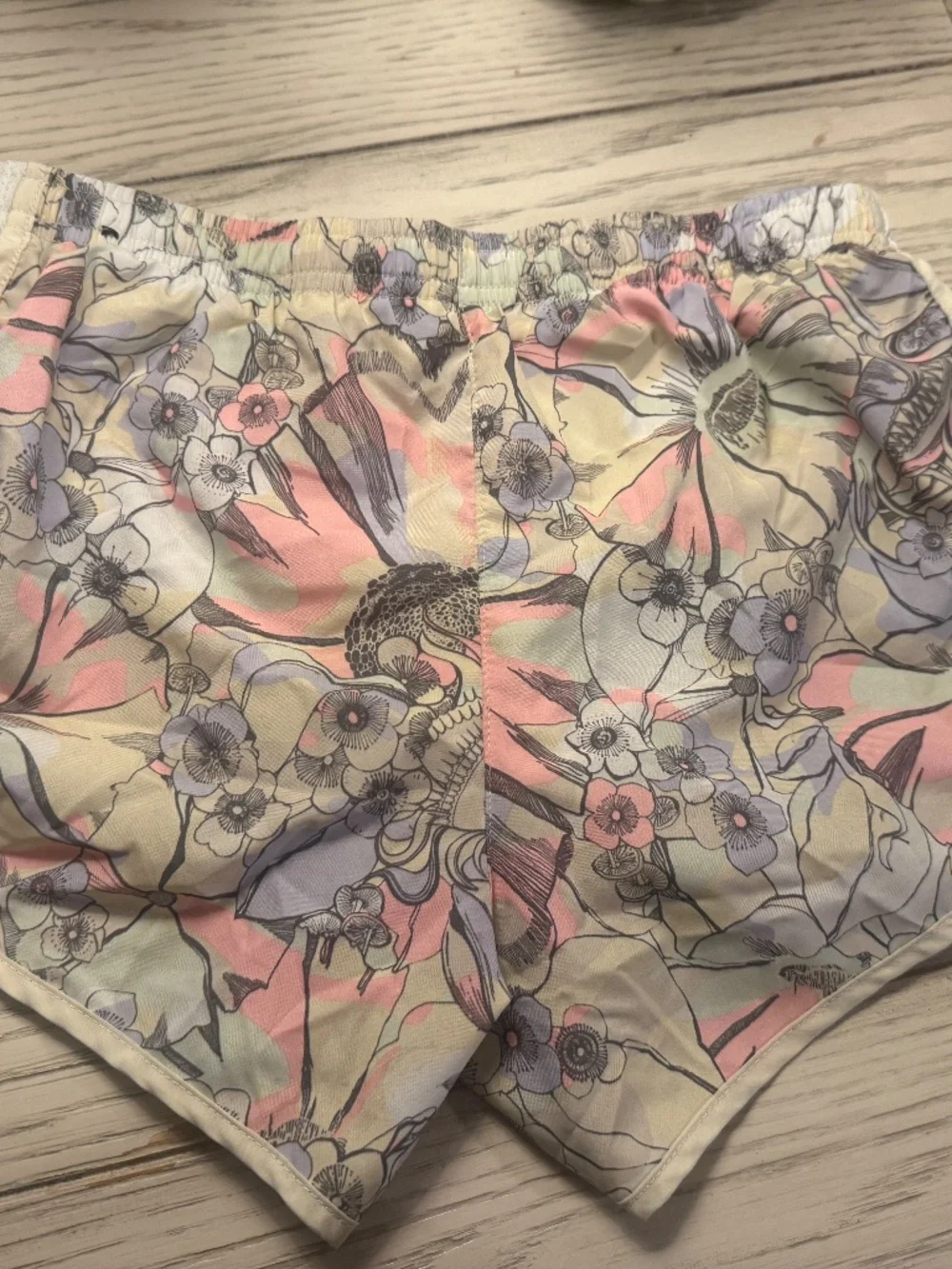 Nike kids tempo athletic shorts orewood/brown/white Big Kid size M floral print