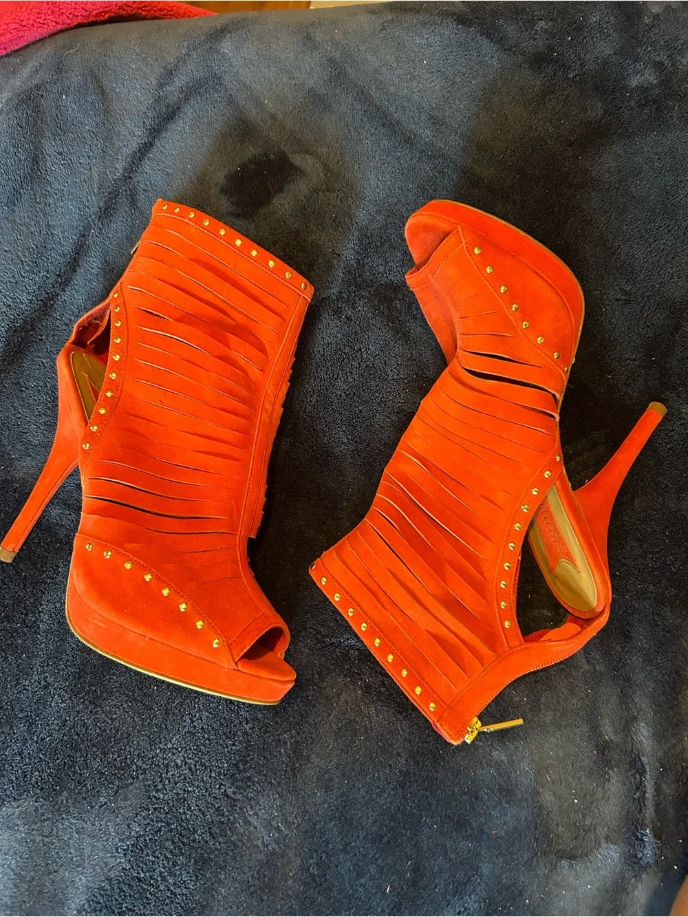 Boutique 9 nwt heel suede