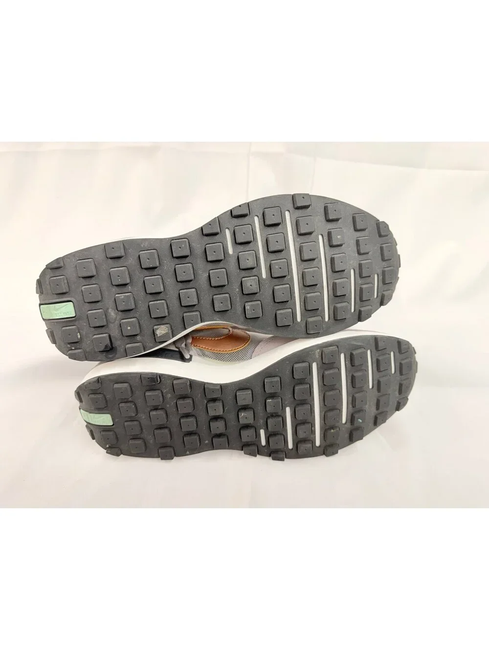 Nike Waffle One GS  running  Size 5.5 y Color: Summit White/Metallic Red Bronze
