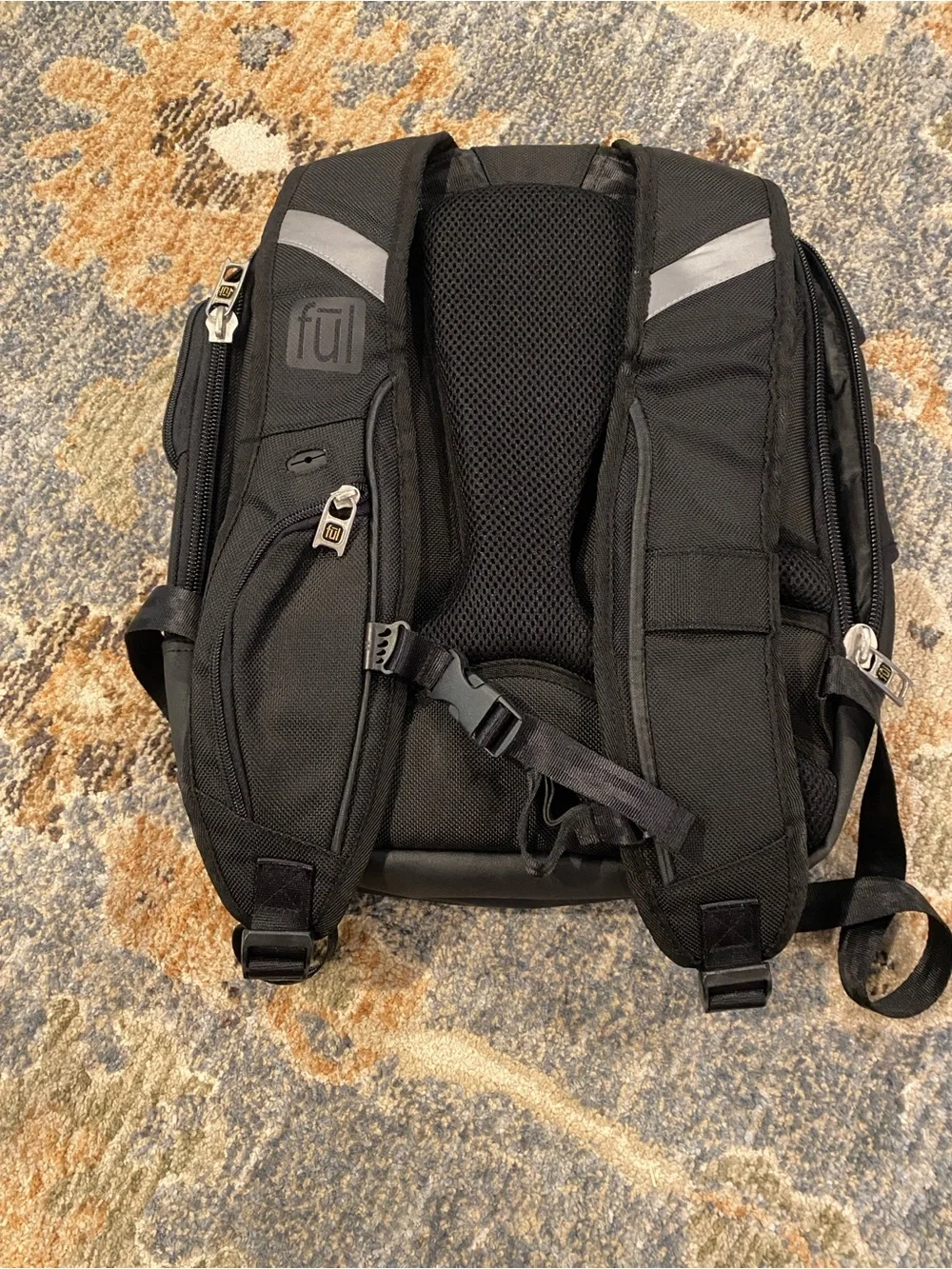 Ful sleek black