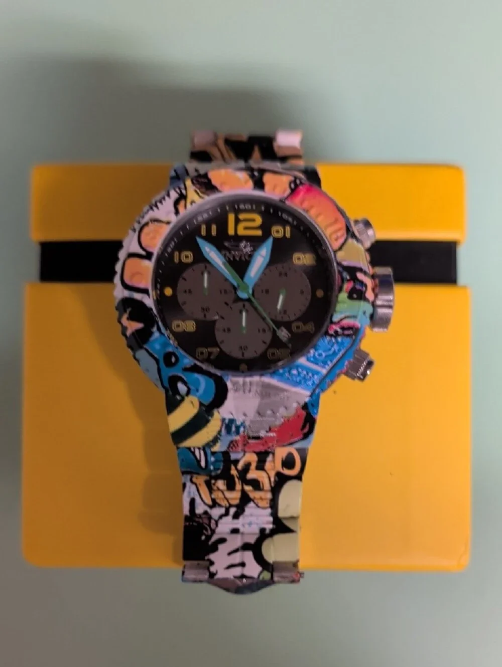 Invicta bold multicolor