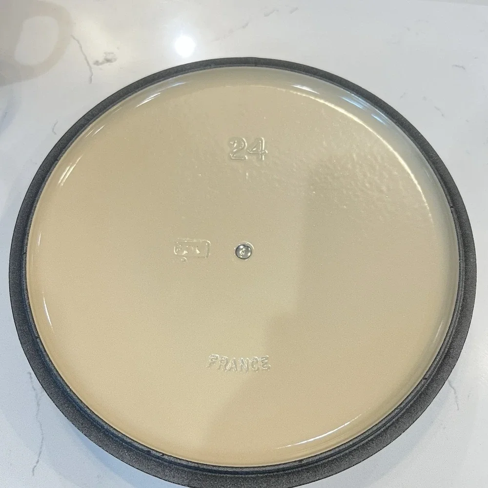 Le Creuset brand new